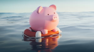 How to manage your money in a crisis piggy bank